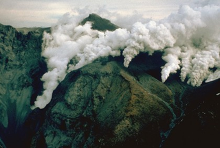 Illustration for article titled Here's The Science Of The Violent Eruption That Stranded Japanese Hikers
